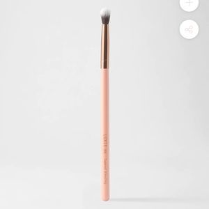 LUXIE 205 Tapered Blending Brush - Rose Gold
